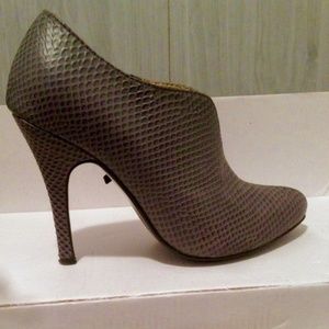 Colin Stuart real Leather croc ankle boots 37 US7